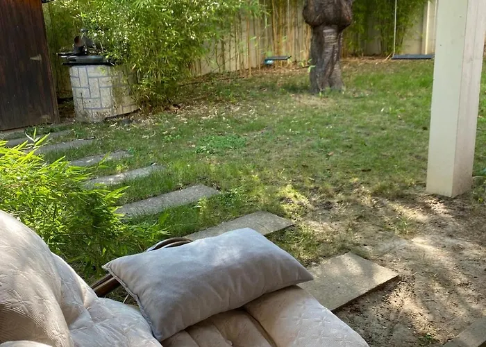 2 Pieces De Plain-Pied Avec Parking Et Jardin Au Calme