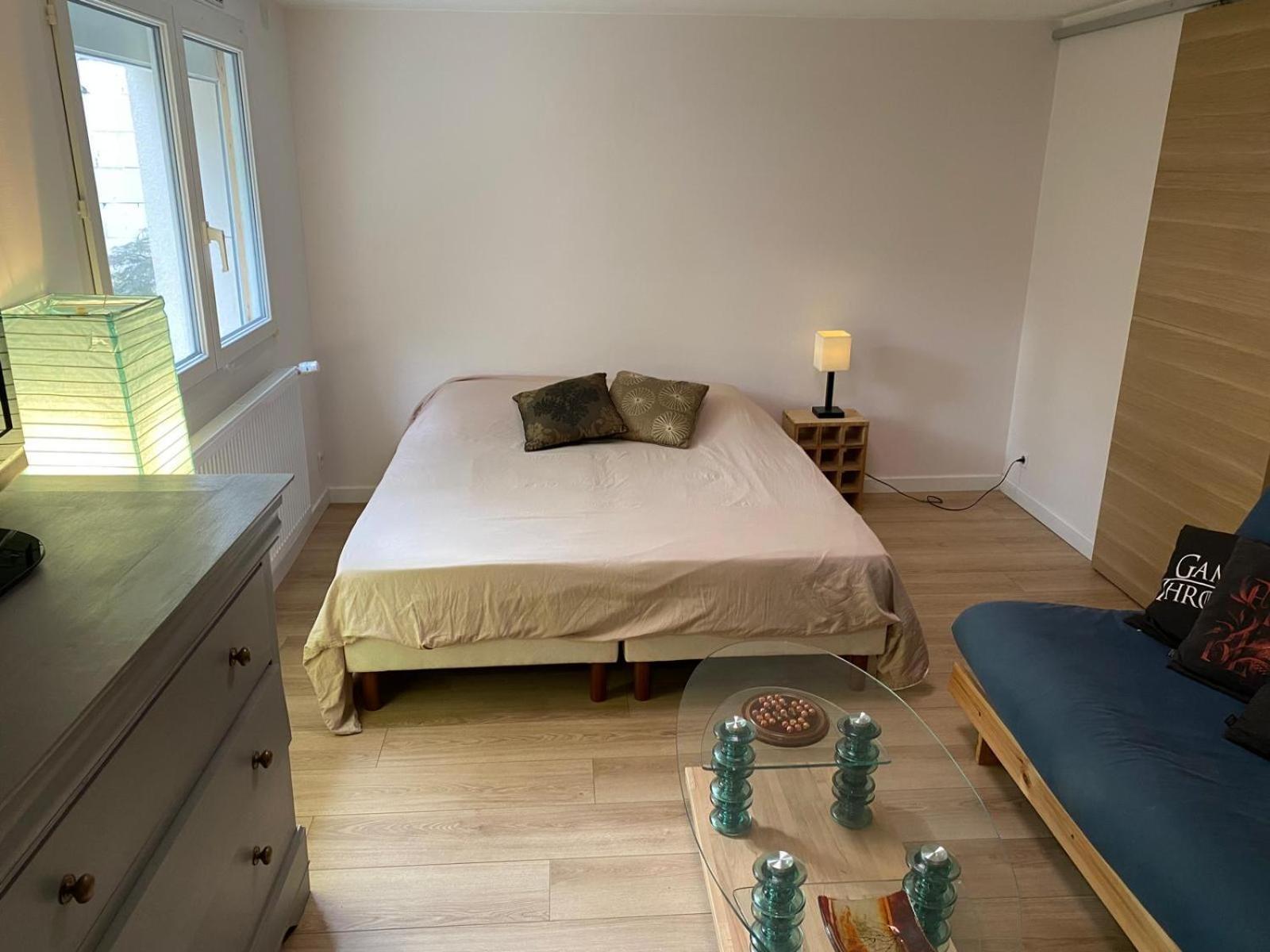2 Pieces De Plain-pied Avec Parking Et Jardin Au Calme * Antony